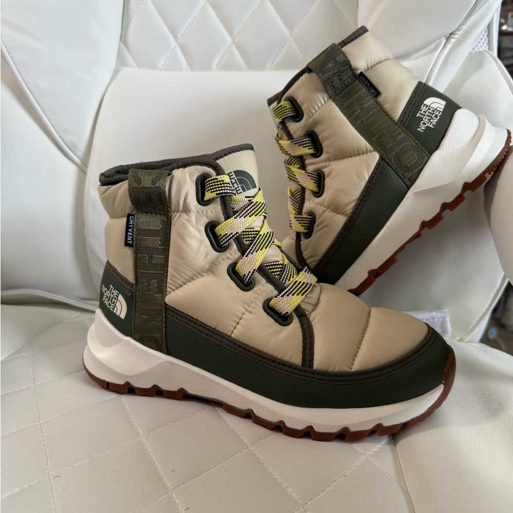 The North Face Women's Olive and Beige Winter Boots